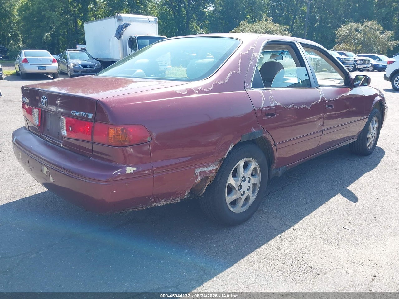 2001 TOYOTA CAMRY LE · 4/11