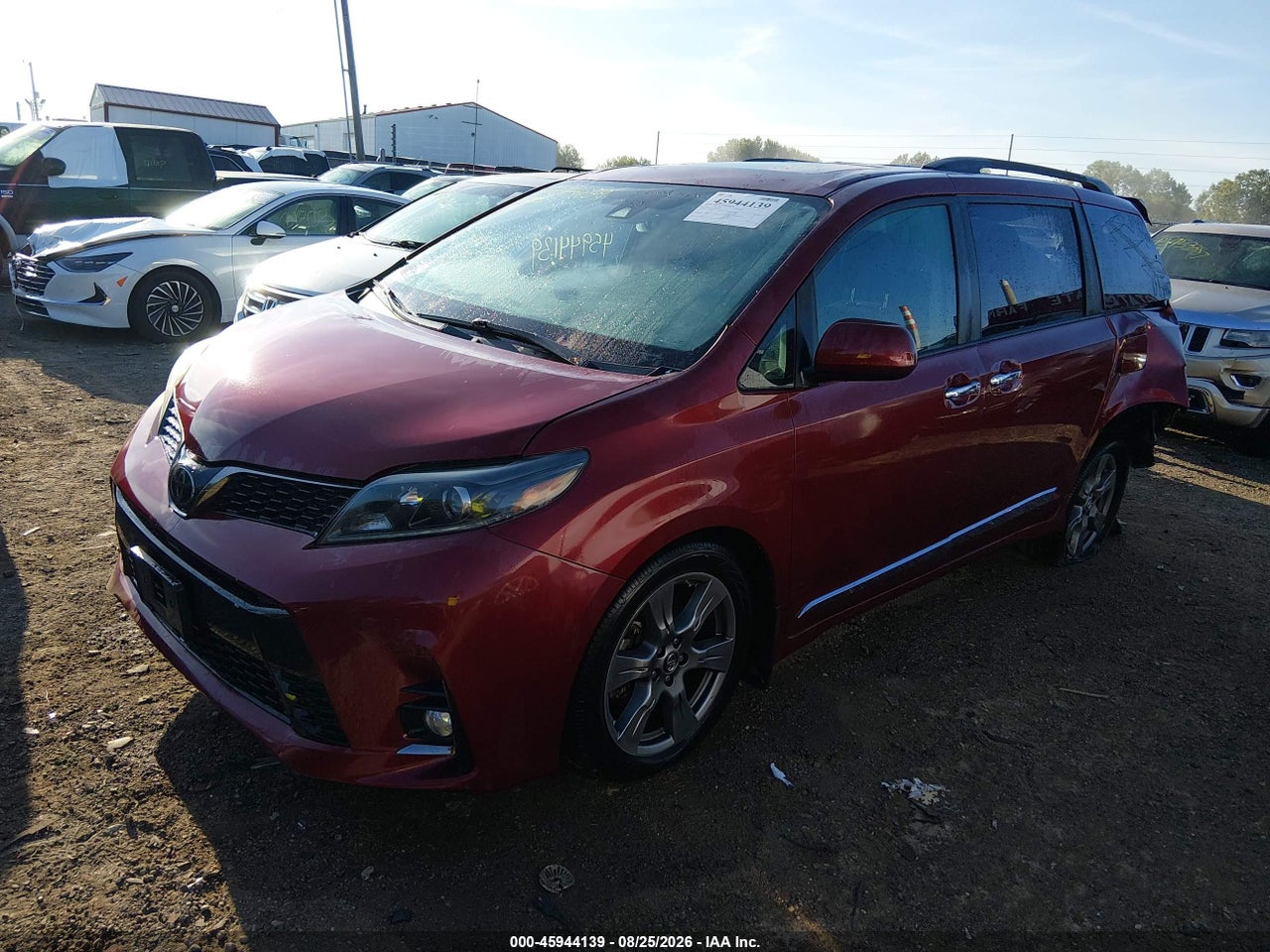 2018 TOYOTA SIENNA SE 8 PASSENGER · 2/11