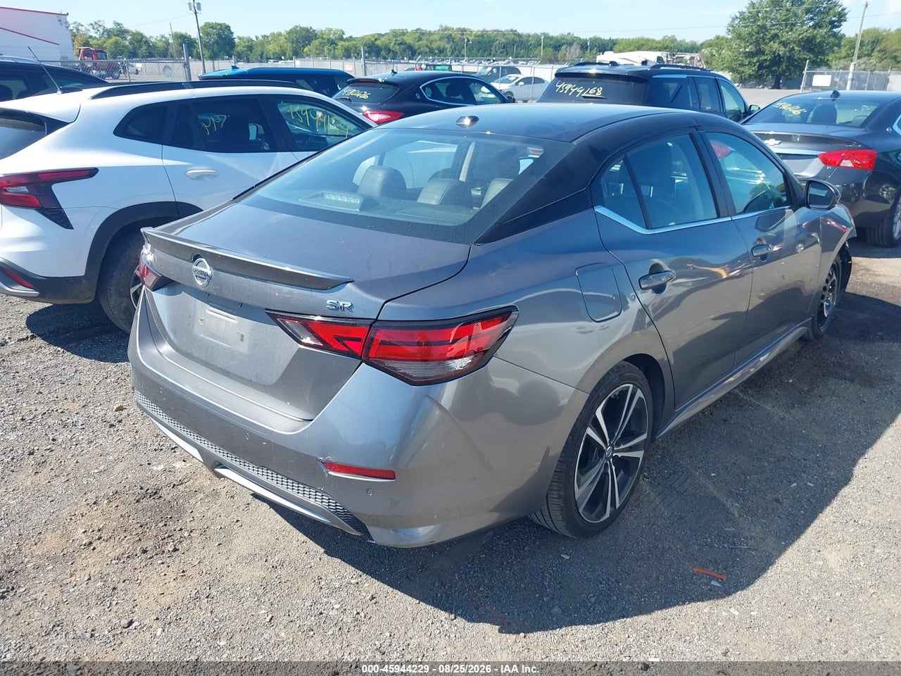 2021 NISSAN SENTRA SR XTRONIC CVT · 4/11
