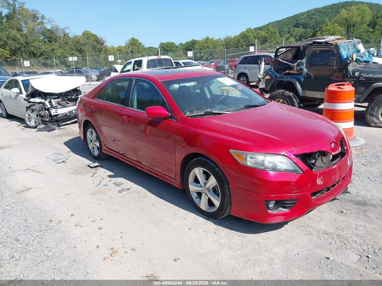 2011 TOYOTA CAMRY SE V6