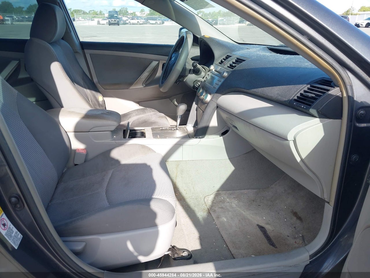 2009 TOYOTA CAMRY SE · 5/11