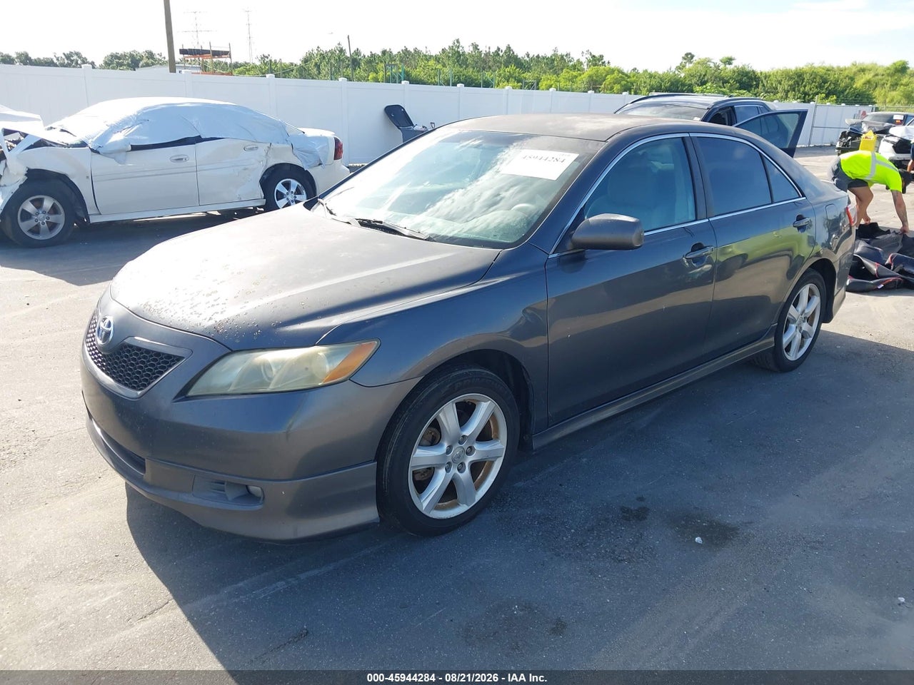 2009 TOYOTA CAMRY SE · 2/11