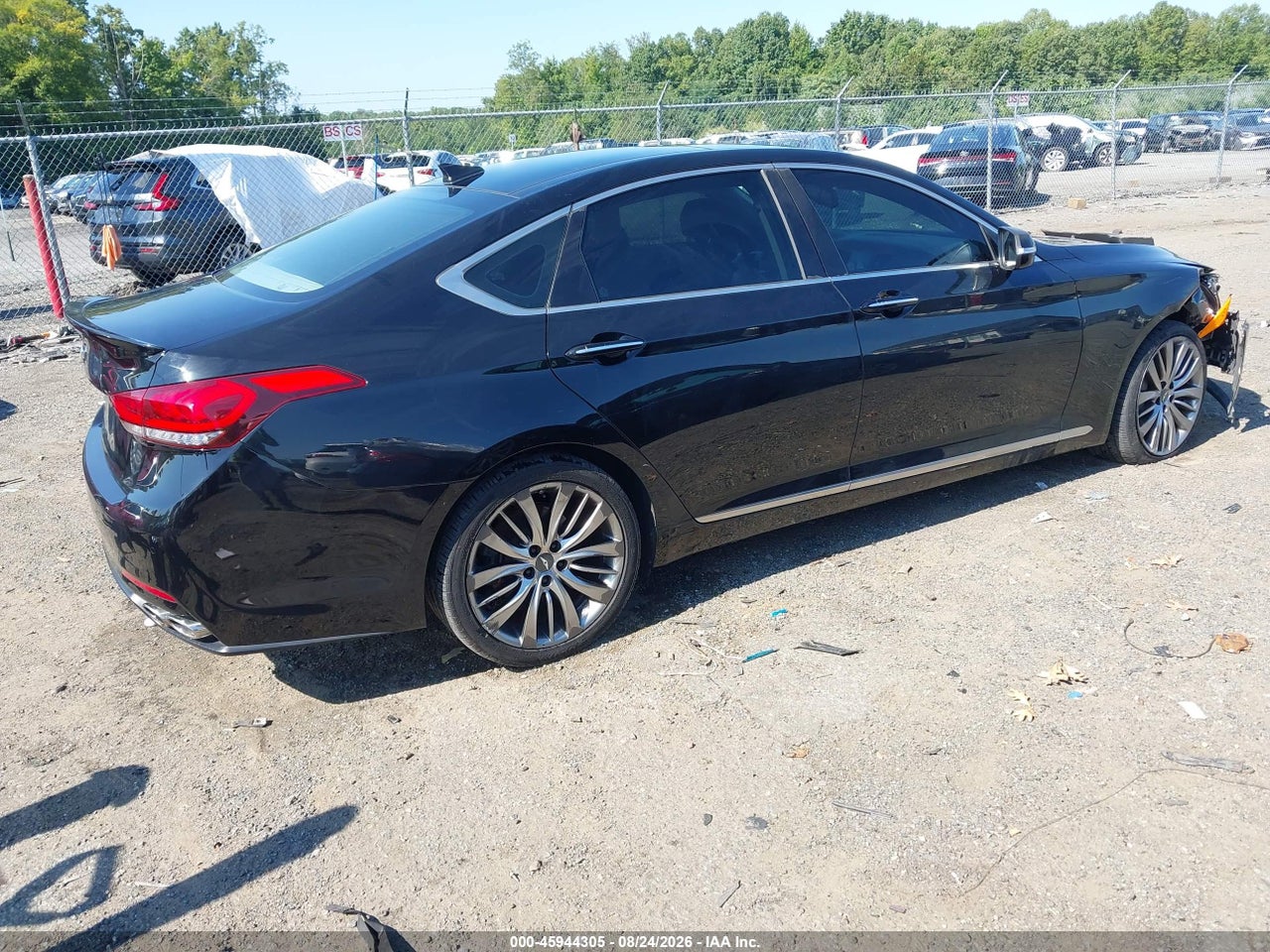 2015 HYUNDAI GENESIS 5.0 · 4/11