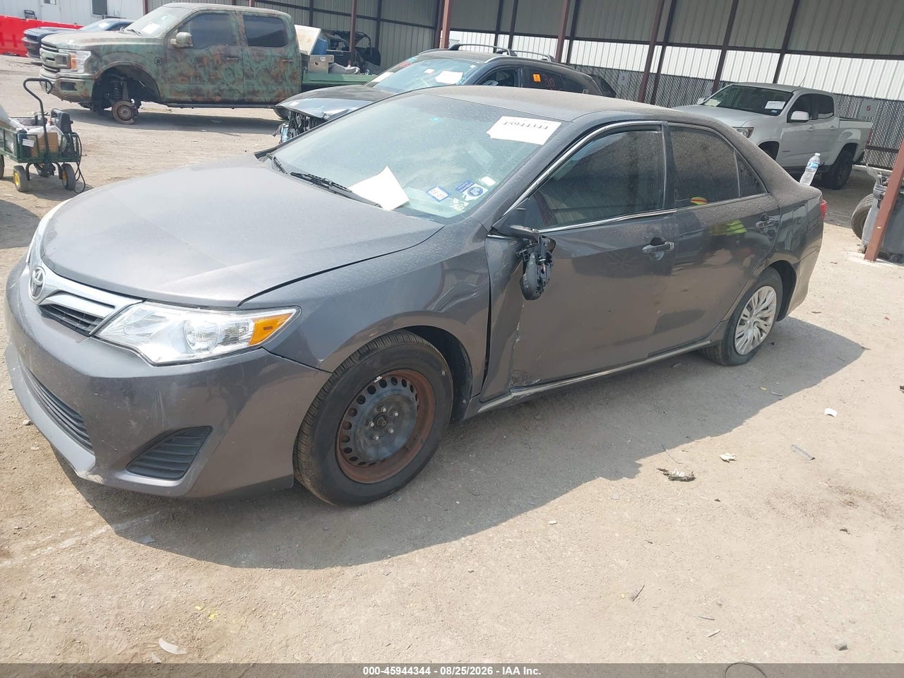 2014 TOYOTA CAMRY LE · 2/11