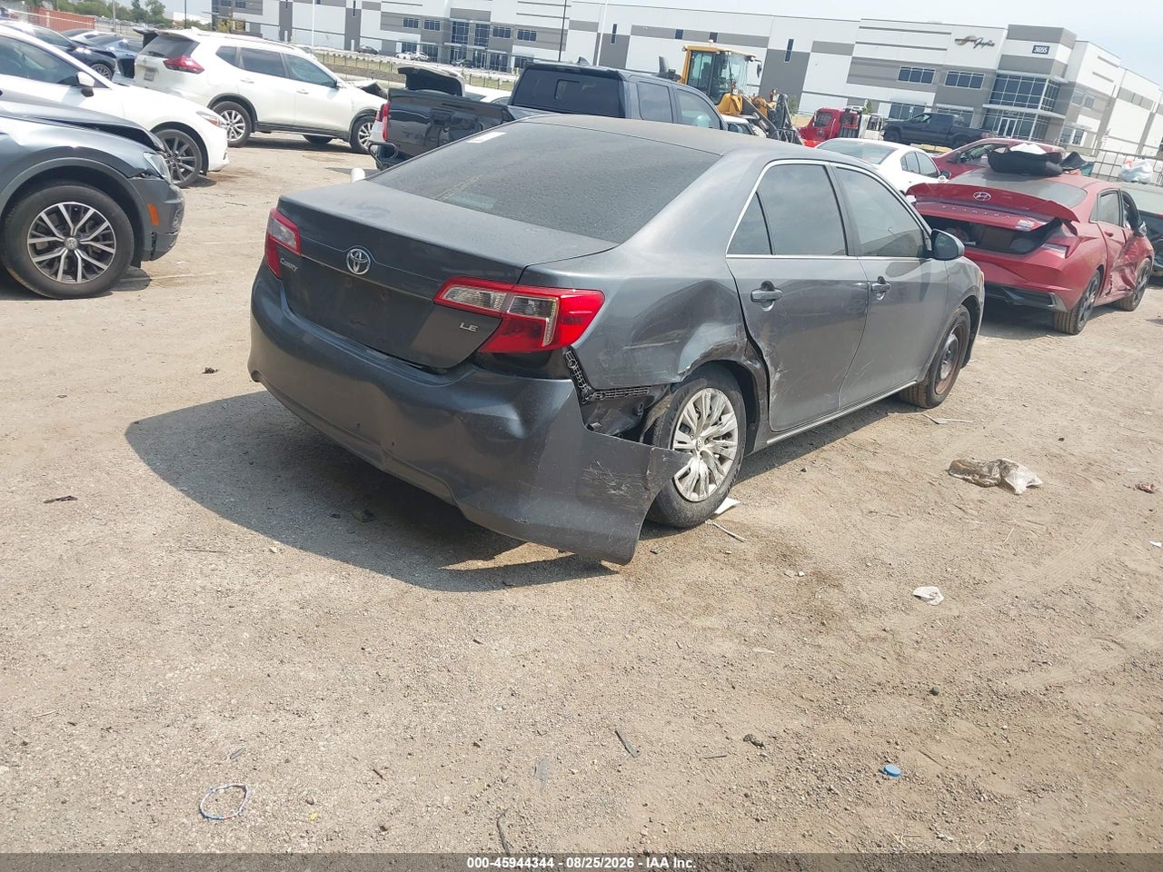 2014 TOYOTA CAMRY LE · 4/11