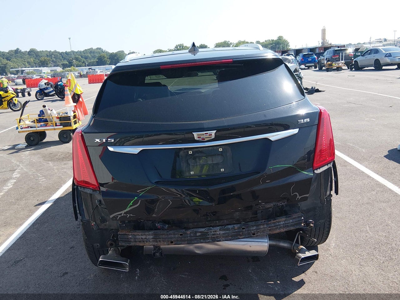 2017 CADILLAC XT5 STANDARD · 6/11