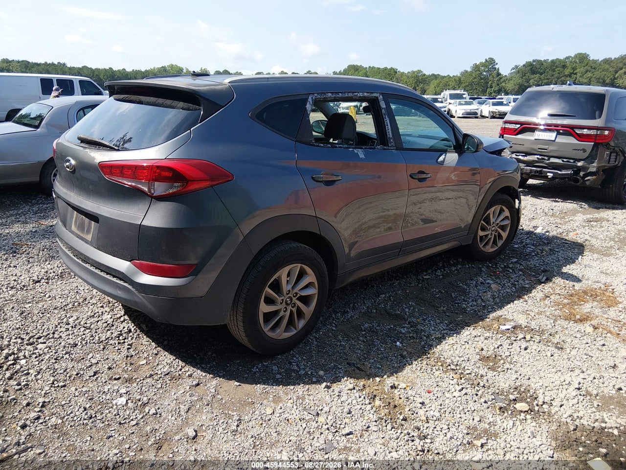 2016 HYUNDAI TUCSON SE · 4/11