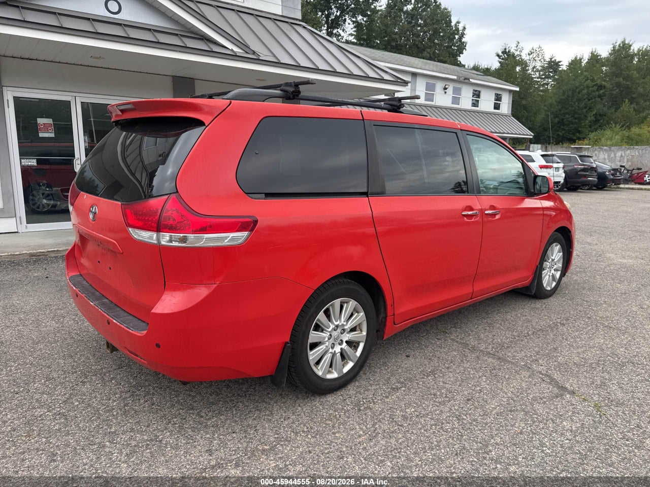 2014 TOYOTA SIENNA XLE 7 PASSENGER · 4/10