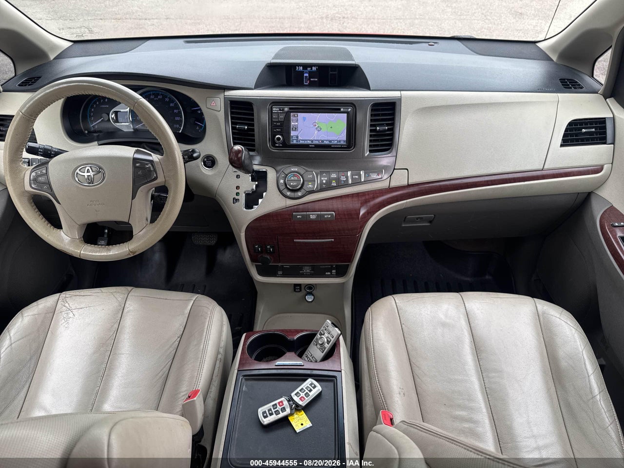 2014 TOYOTA SIENNA XLE 7 PASSENGER · 6/10