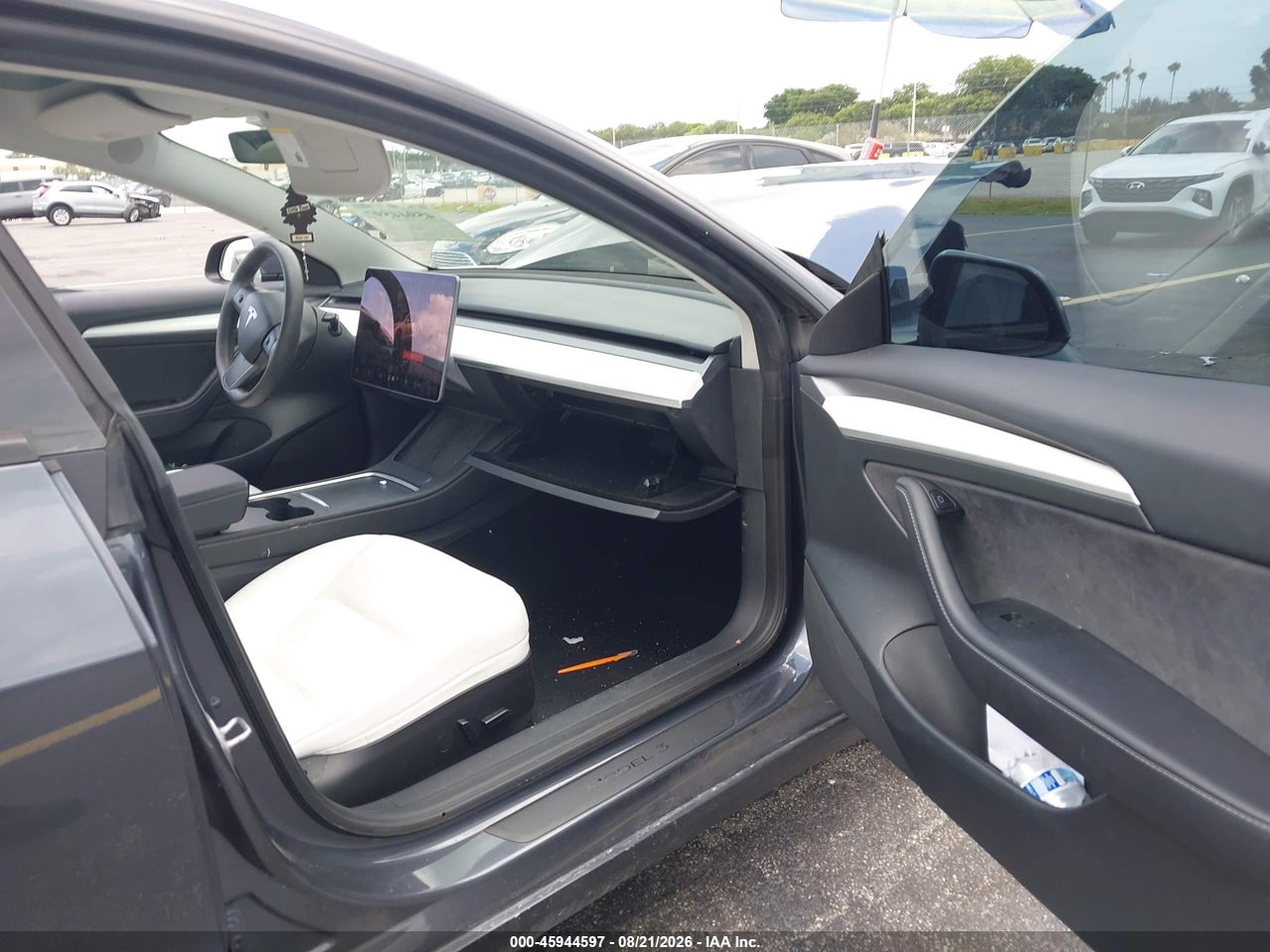 2023 TESLA MODEL 3 REAR-WHEEL DRIVE · 5/9