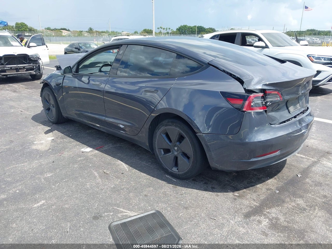 2023 TESLA MODEL 3 REAR-WHEEL DRIVE · 3/9