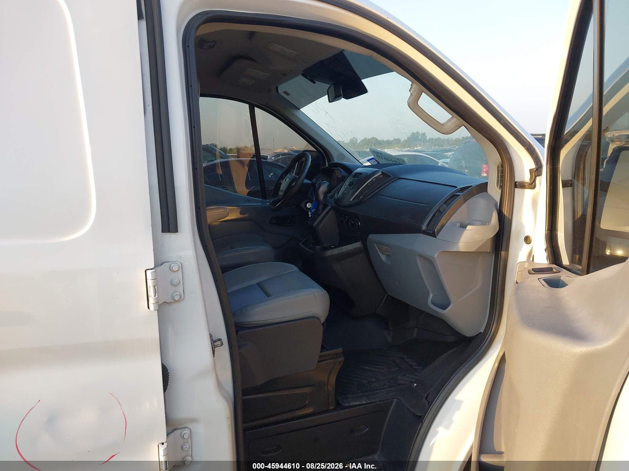 2016 FORD TRANSIT-150 · 5/11