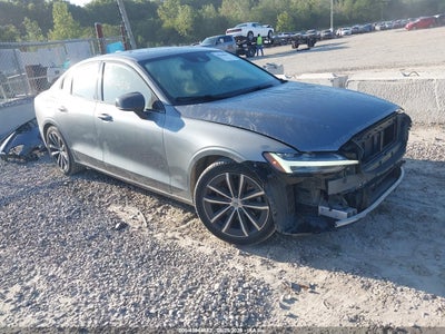 7JR102TZ3MG****** · 2021 VOLVO S60 T5 MOMENTUM