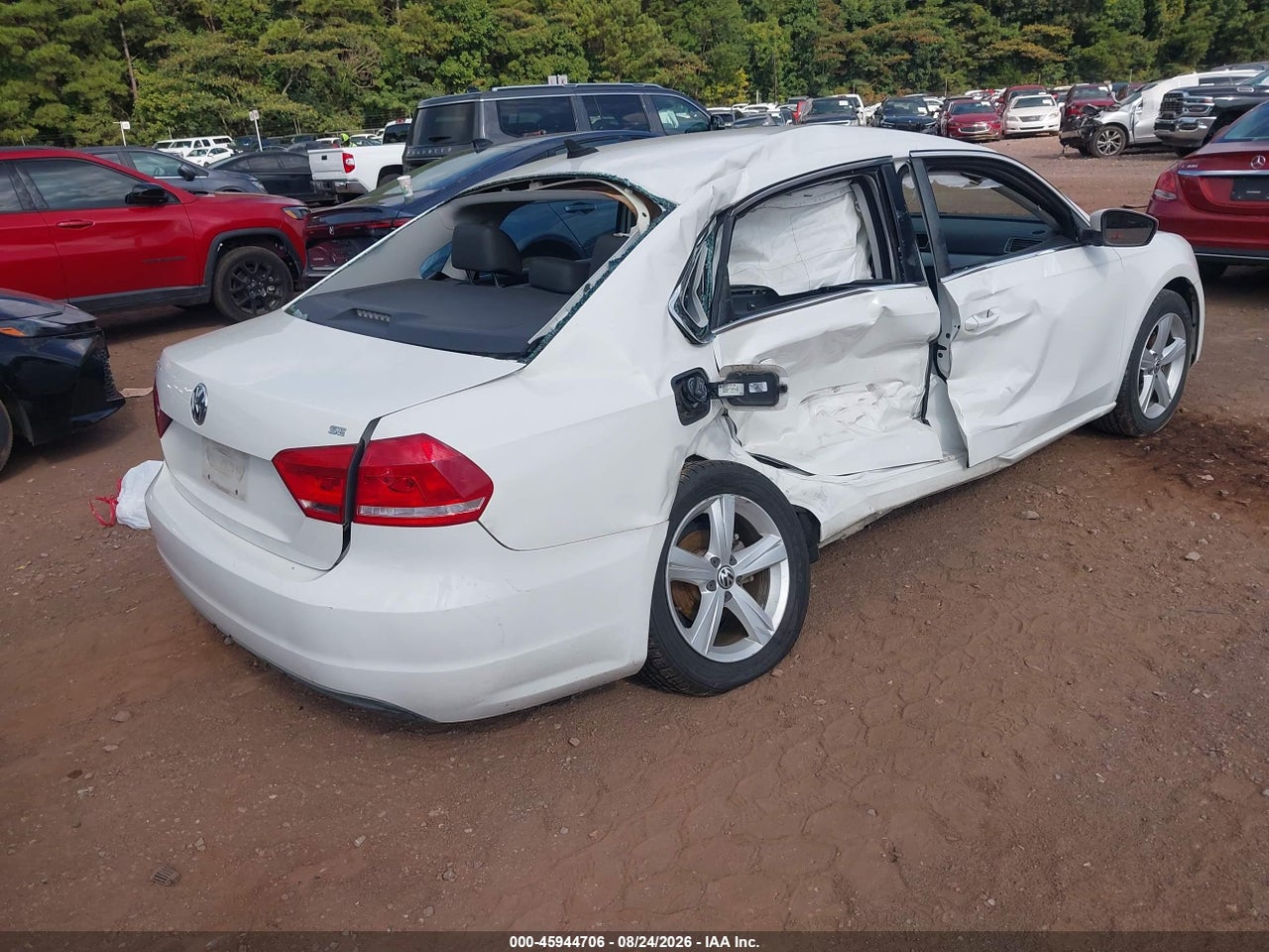 2013 VOLKSWAGEN PASSAT 2.5L SE · 4/11