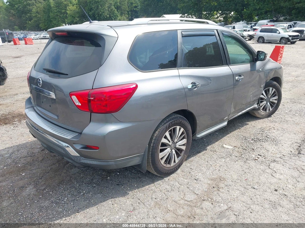 2017 NISSAN PATHFINDER S · 4/11