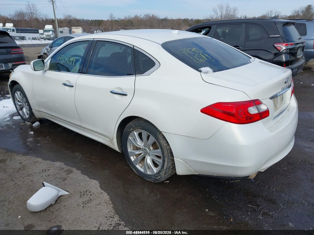 2011 INFINITI M37X · 3/11