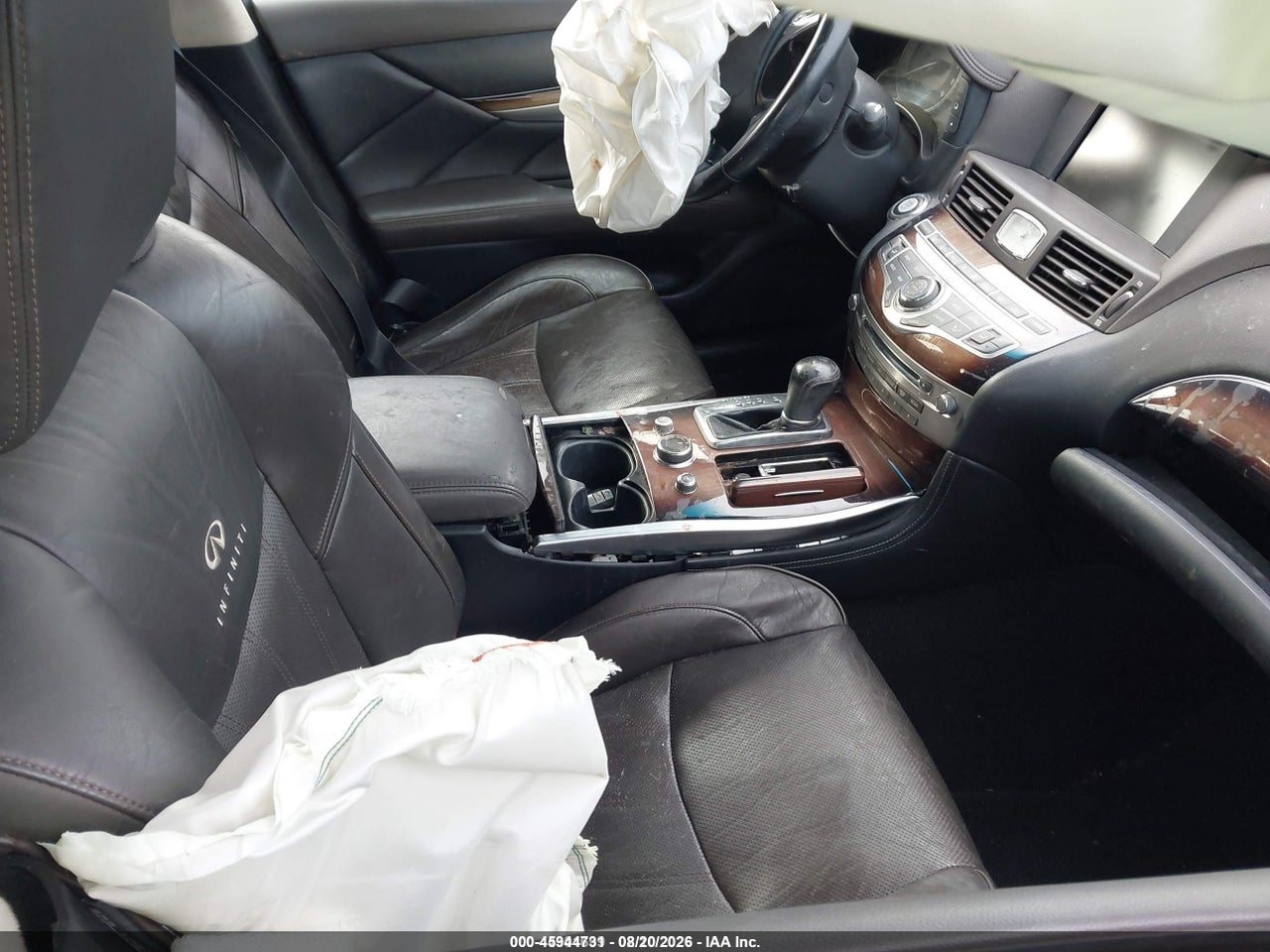 2011 INFINITI M37X · 5/11