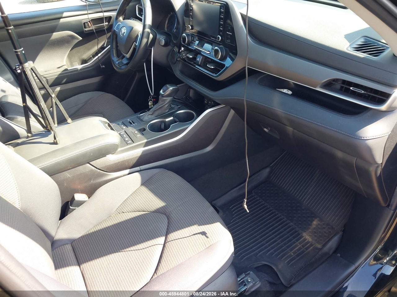 2022 TOYOTA HIGHLANDER LE · 5/11