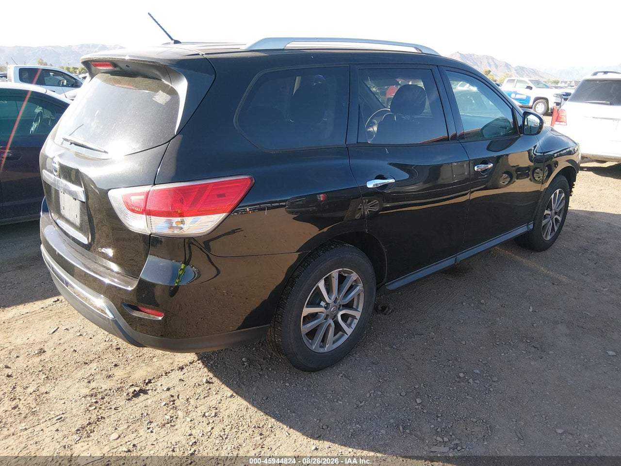 2016 NISSAN PATHFINDER S · 4/11