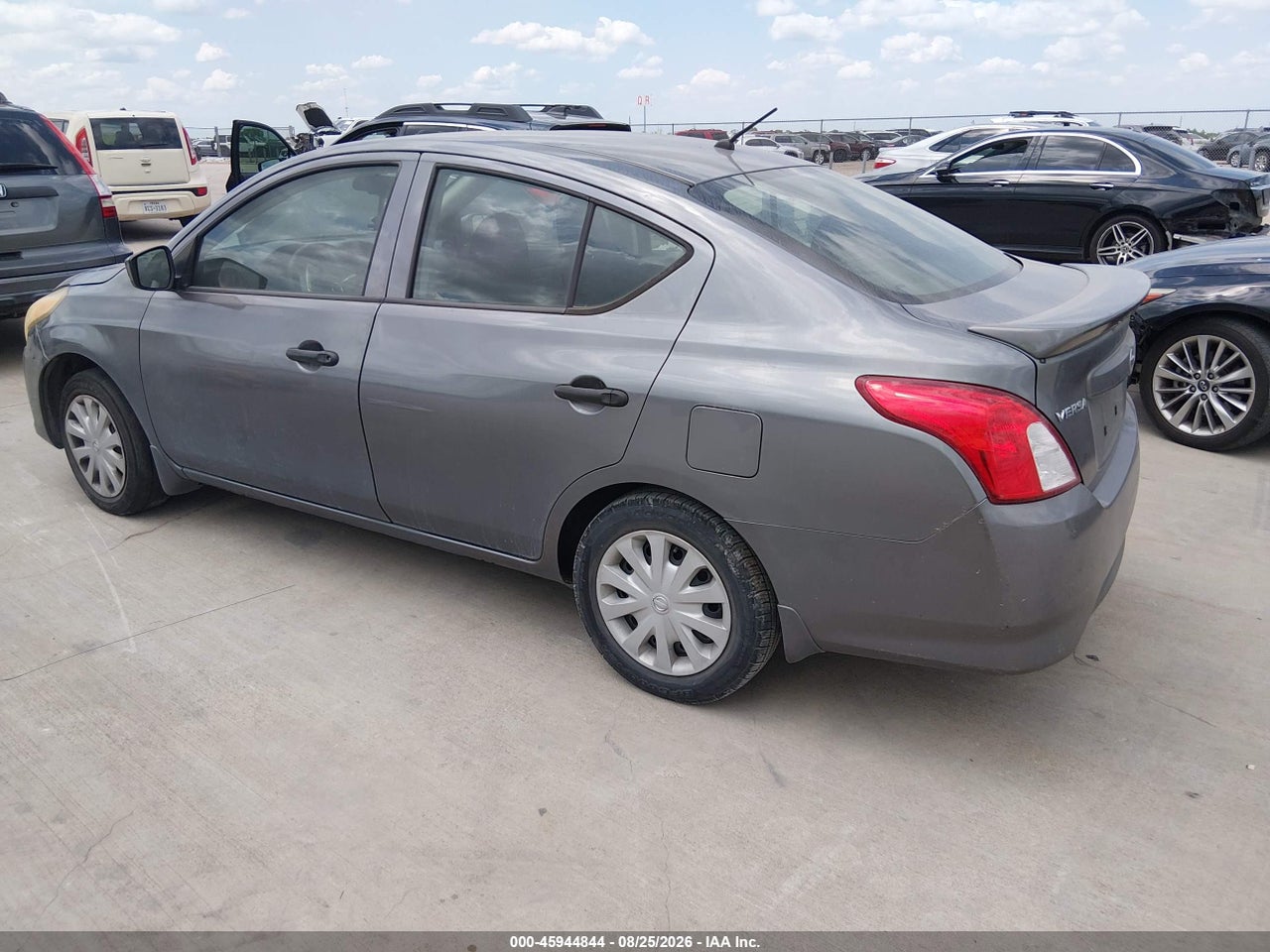 2017 NISSAN VERSA 1.6 S+ · 3/10