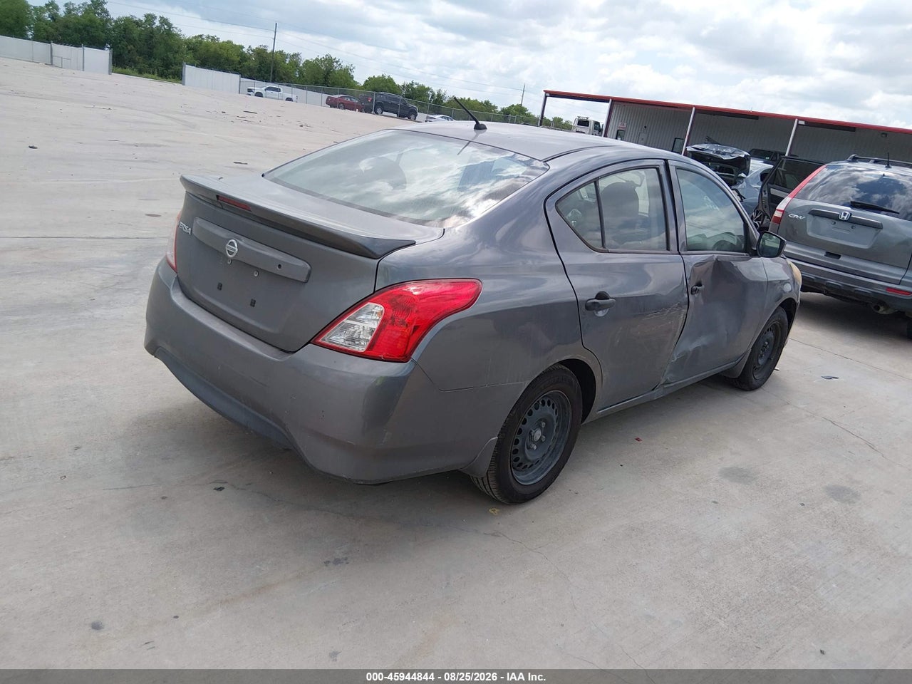 2017 NISSAN VERSA 1.6 S+ · 4/10