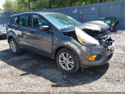 1FMCU0F7XHU****** · 2017 FORD ESCAPE S