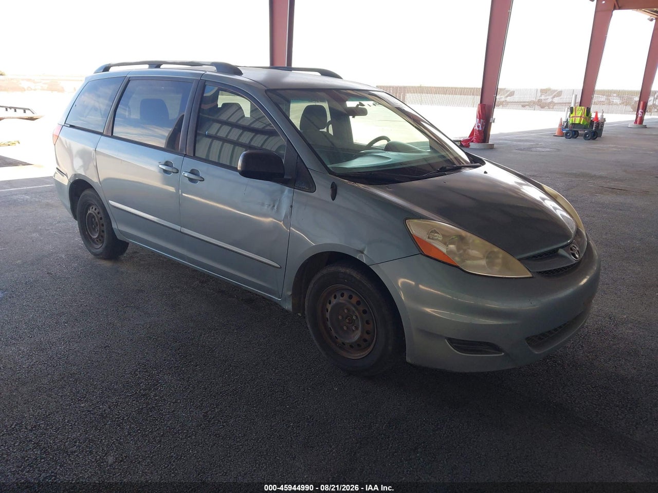 2009 TOYOTA SIENNA LE
