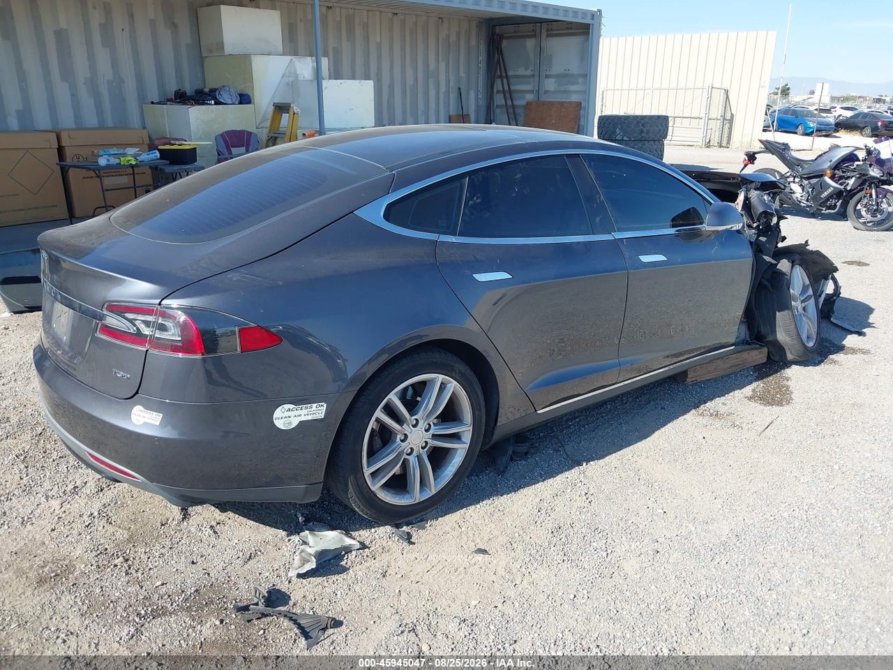 2015 TESLA MODEL S 70D/85D/P85D · 4/10