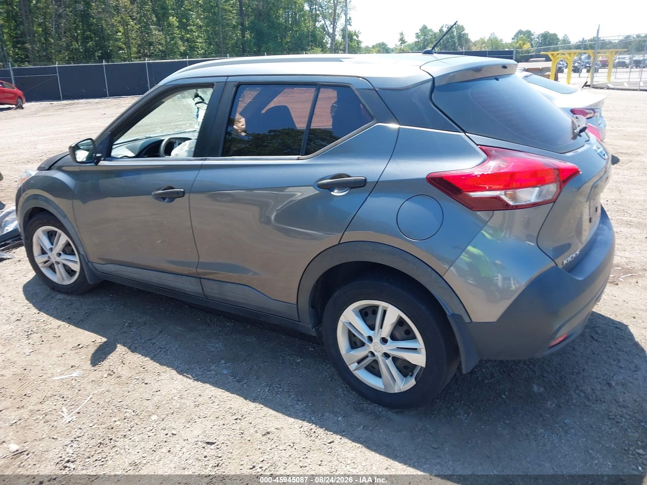 2019 NISSAN KICKS S · 3/11