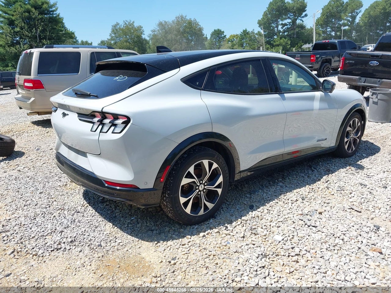2023 FORD MUSTANG MACH-E PREMIUM · 4/11