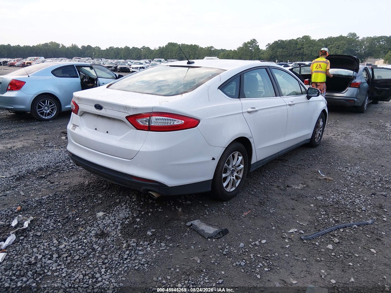 2015 FORD FUSION S · 4/10