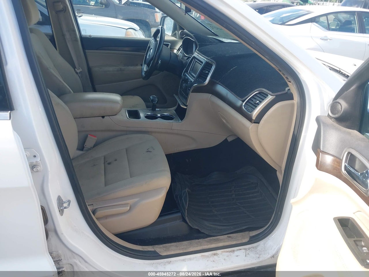 2015 JEEP GRAND CHEROKEE LAREDO · 5/10
