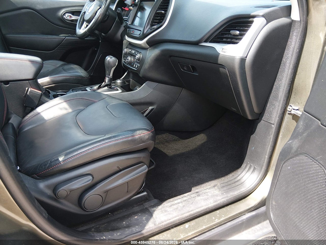 2015 JEEP CHEROKEE TRAILHAWK · 5/11