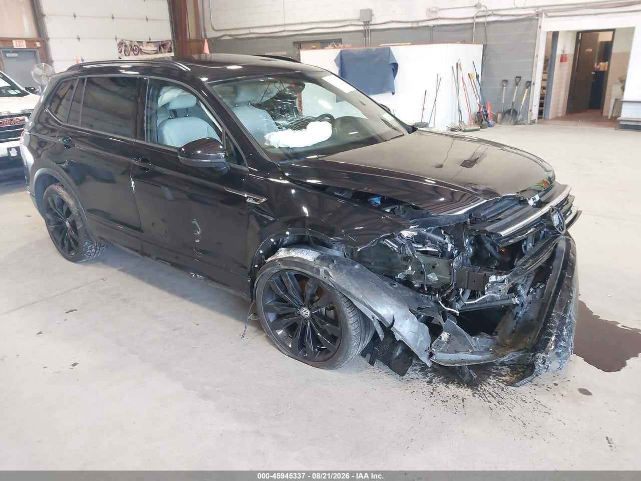 3VV2B7AX7MM****** · 2021 VOLKSWAGEN TIGUAN 2.0T SE/2.0T SE R-LINE BLACK/2.0T SEL