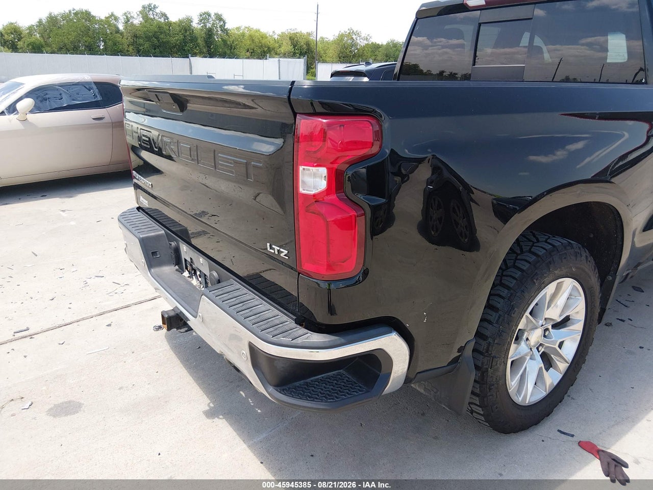 2021 CHEVROLET SILVERADO 1500 4WD  SHORT BED LTZ · 6/11