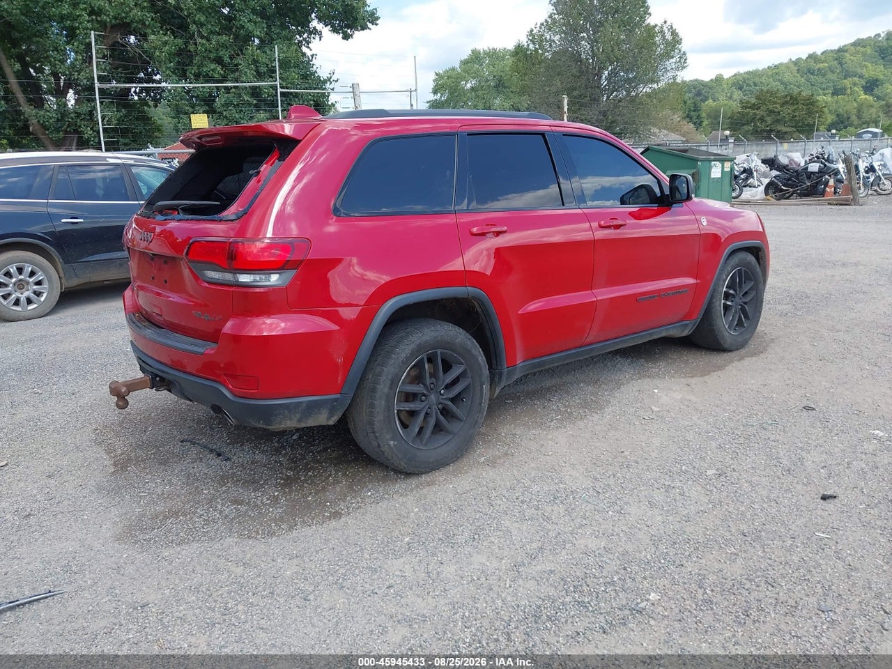 2017 JEEP GRAND CHEROKEE TRAILHAWK · 4/10