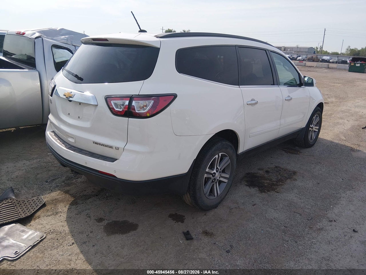2015 CHEVROLET TRAVERSE LT · 4/11