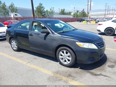 2011 TOYOTA CAMRY LE V6