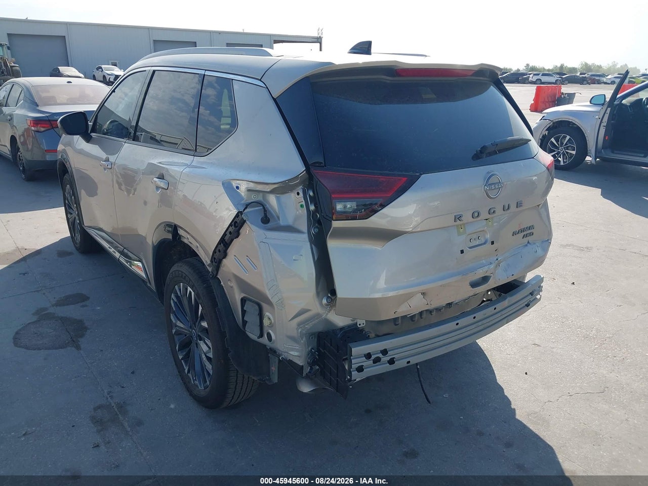2026 NISSAN ROGUE PLATINUM · 3/11