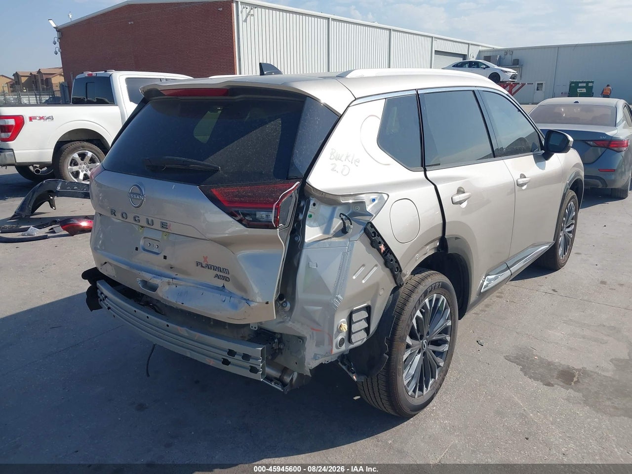 2026 NISSAN ROGUE PLATINUM · 4/11