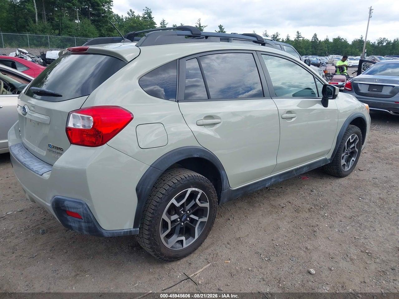 2016 SUBARU CROSSTREK 2.0I PREMIUM · 4/11