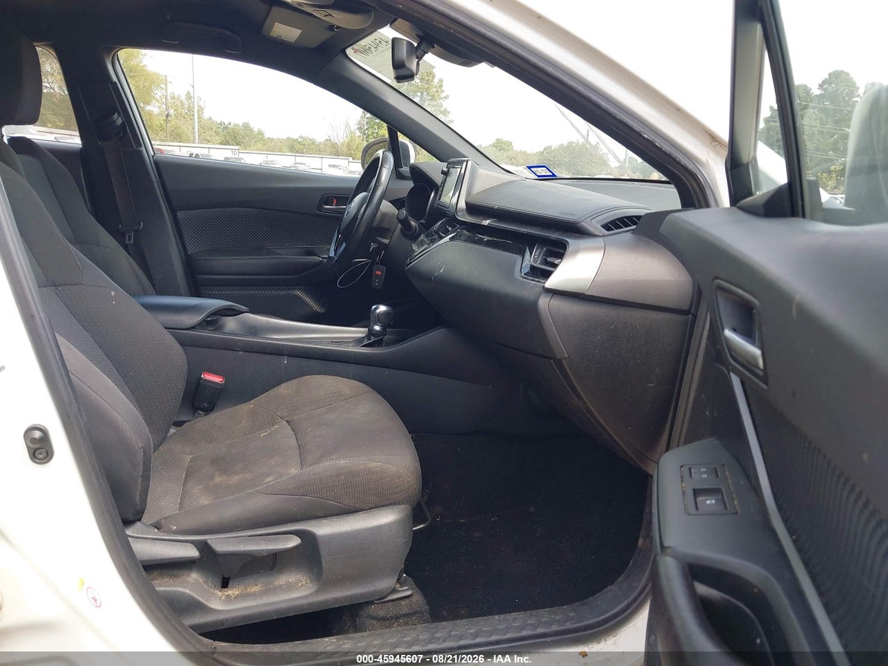 2018 TOYOTA C-HR XLE PREMIUM · 5/11