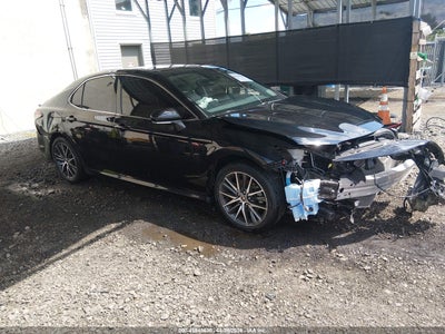 2021 TOYOTA CAMRY XLE