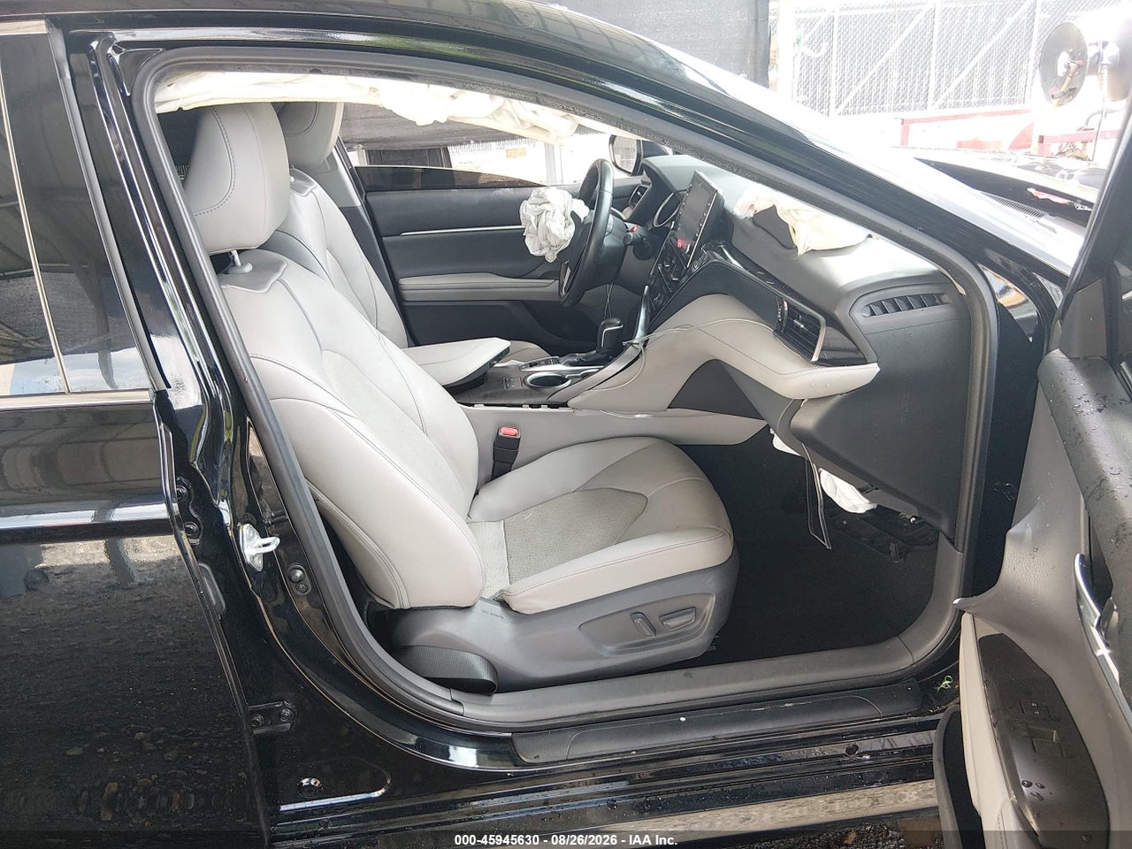 2021 TOYOTA CAMRY XLE · 5/11
