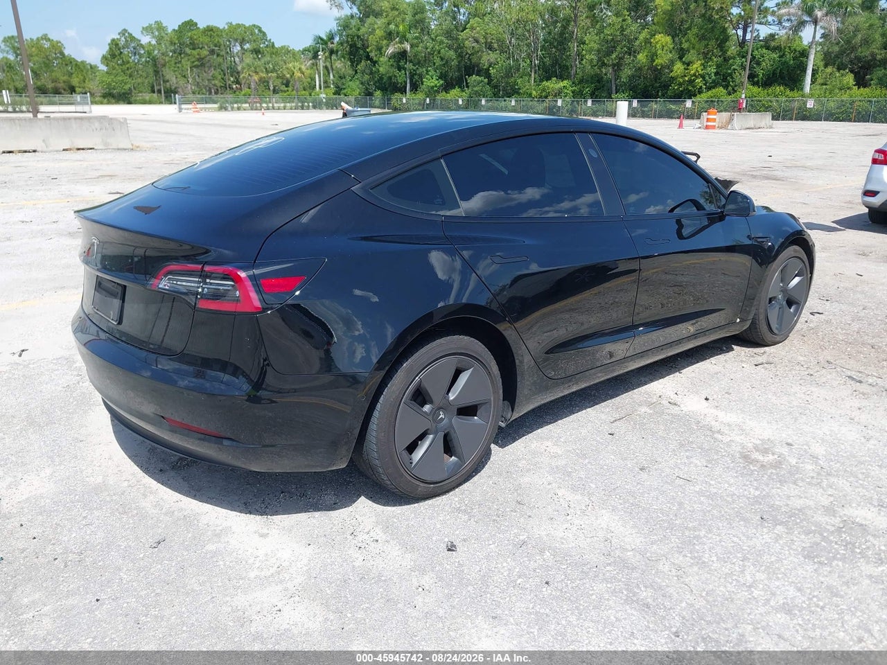2021 TESLA MODEL 3 STANDARD RANGE PLUS REAR-WHEEL DRIVE · 4/9