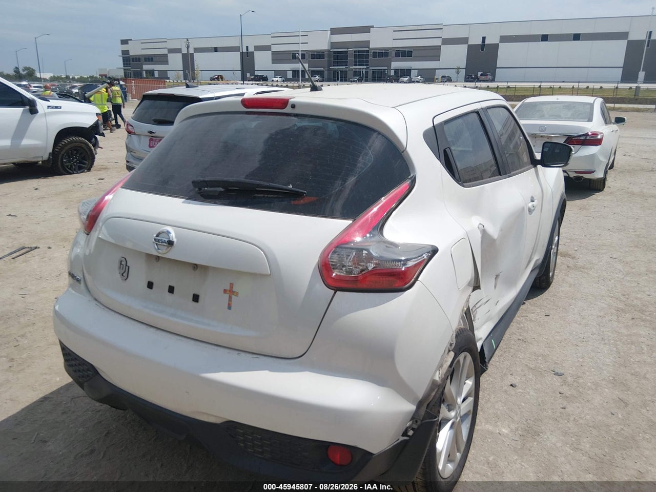 2016 NISSAN JUKE S · 4/11