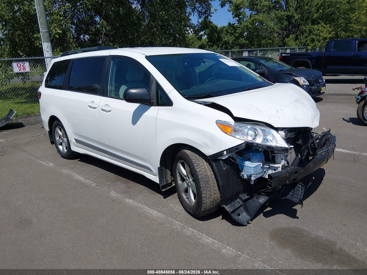 2019 TOYOTA SIENNA LE 8 PASSENGER