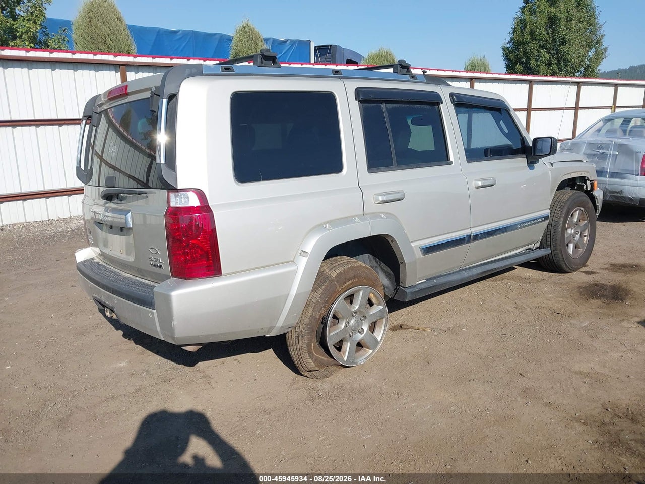 2006 JEEP COMMANDER LIMITED · 4/11