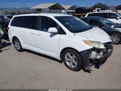 2013 TOYOTA SIENNA LE V6 8 PASSENGER