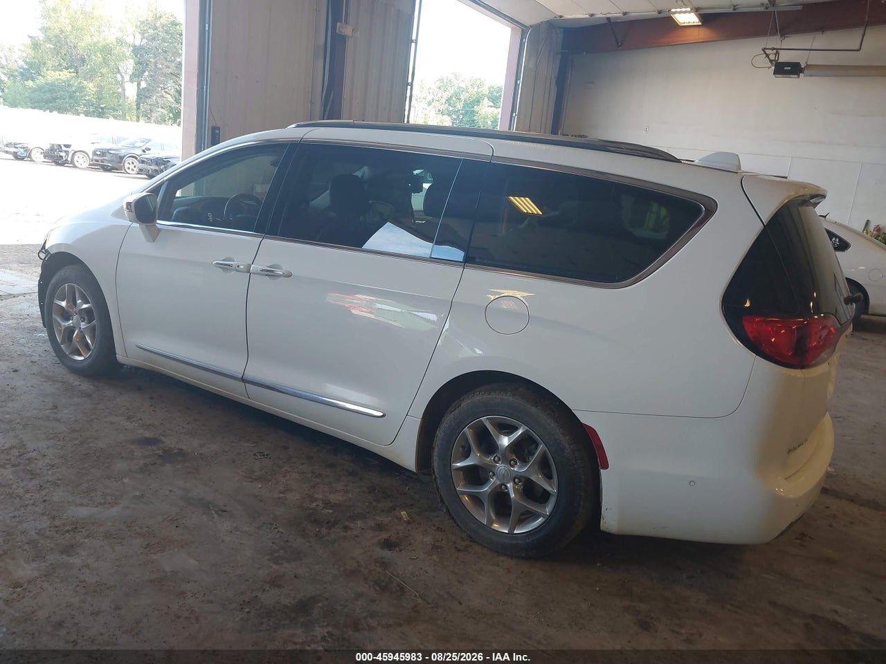 2019 CHRYSLER PACIFICA LIMITED · 3/11